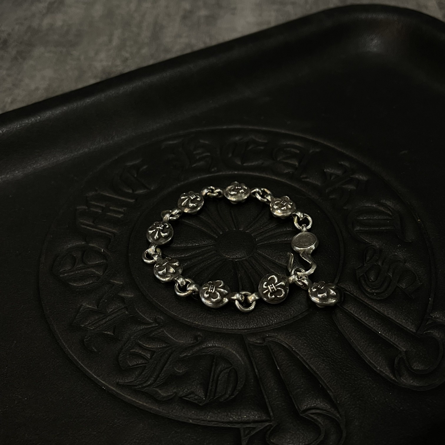 Chrome Hearts 𝐂𝐡𝐫𝐨𝐦𝐞 𝐡𝐞𝐚𝐫𝐭𝐬克罗心 童军花珠手链