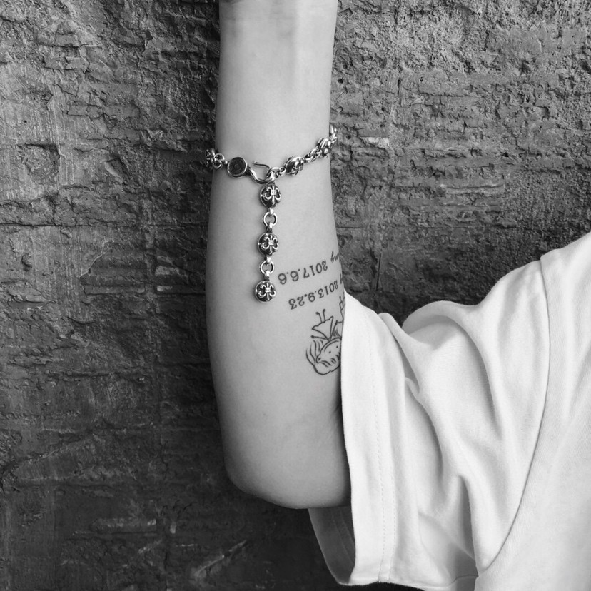 Chrome Hearts 𝐂𝐡𝐫𝐨𝐦𝐞 𝐡𝐞𝐚𝐫𝐭𝐬克罗心 童军花珠手链
