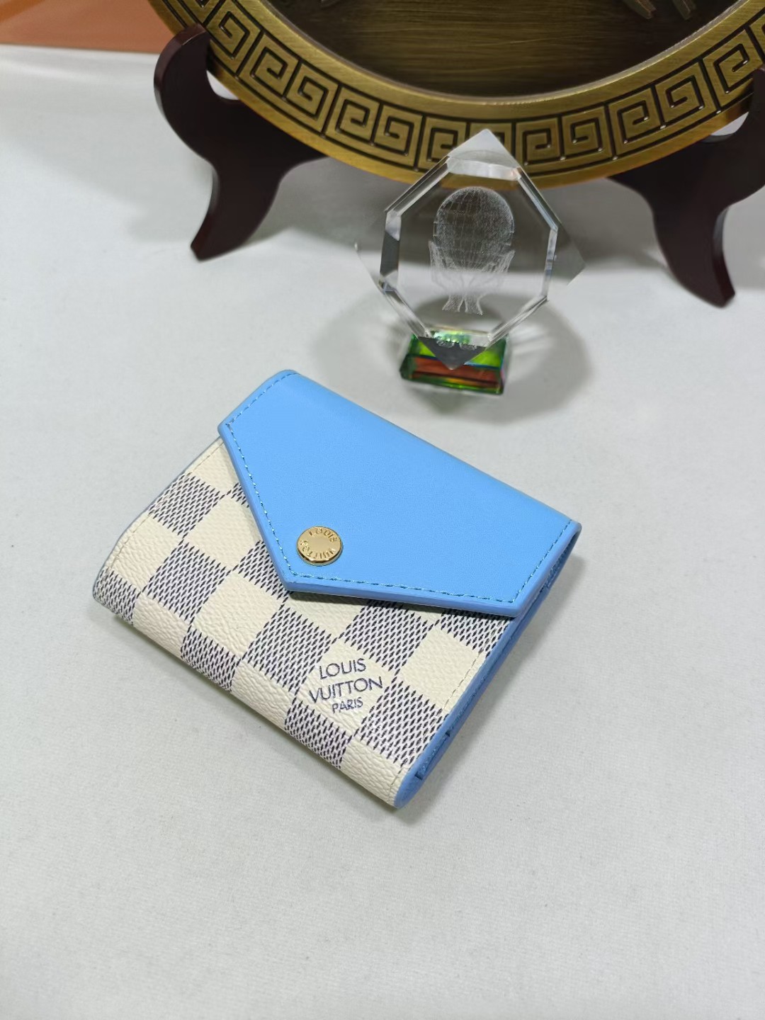 Genuine leather short wallet, bill compartment