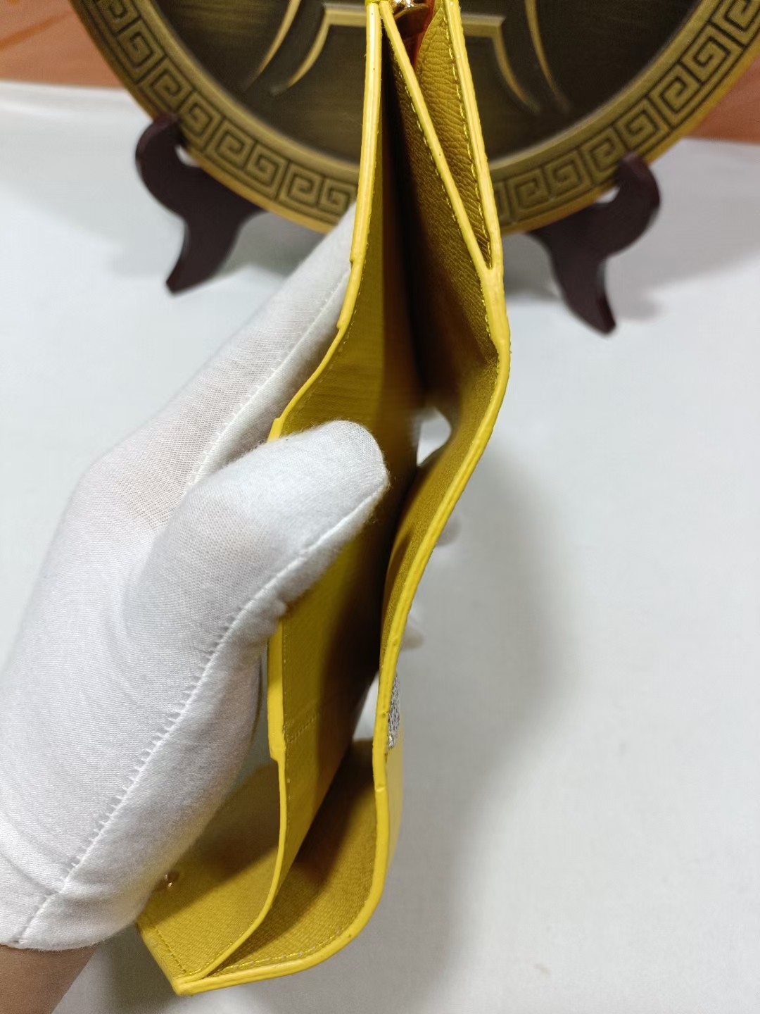 Genuine leather short wallet, inside view