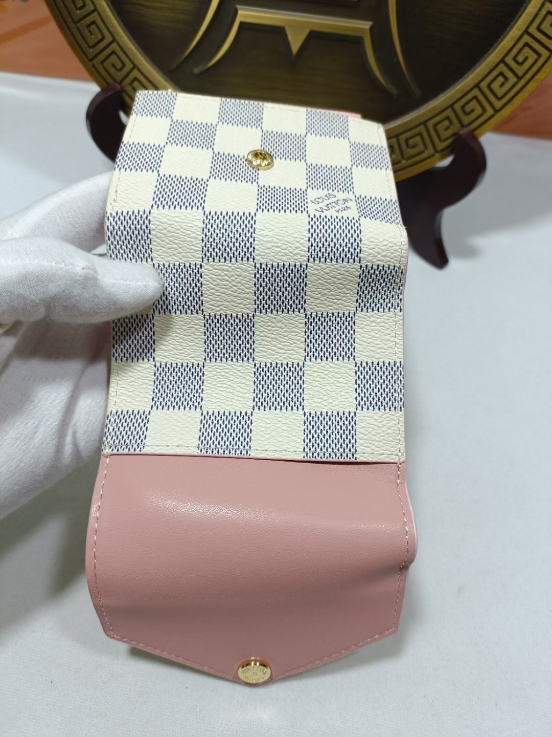 Detail of the bill compartment of a premium leather bifold wallet