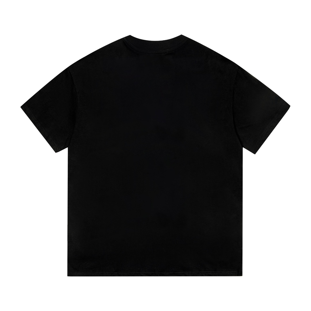 🛒购物价：60💰[原标包装吊牌采用纯棉200克.圆领印花]另外有240克260克需要详细咨询.CHANEL/小香2021新款时尚简约logo短袖T恤 夏天最百搭的oversize版型风格 男女同款 百分百纯棉 柔软舒适的高密厚实手感 上身非常舒服，面料透气吸湿性能同样也非常强悍 ！
颜色：黑色