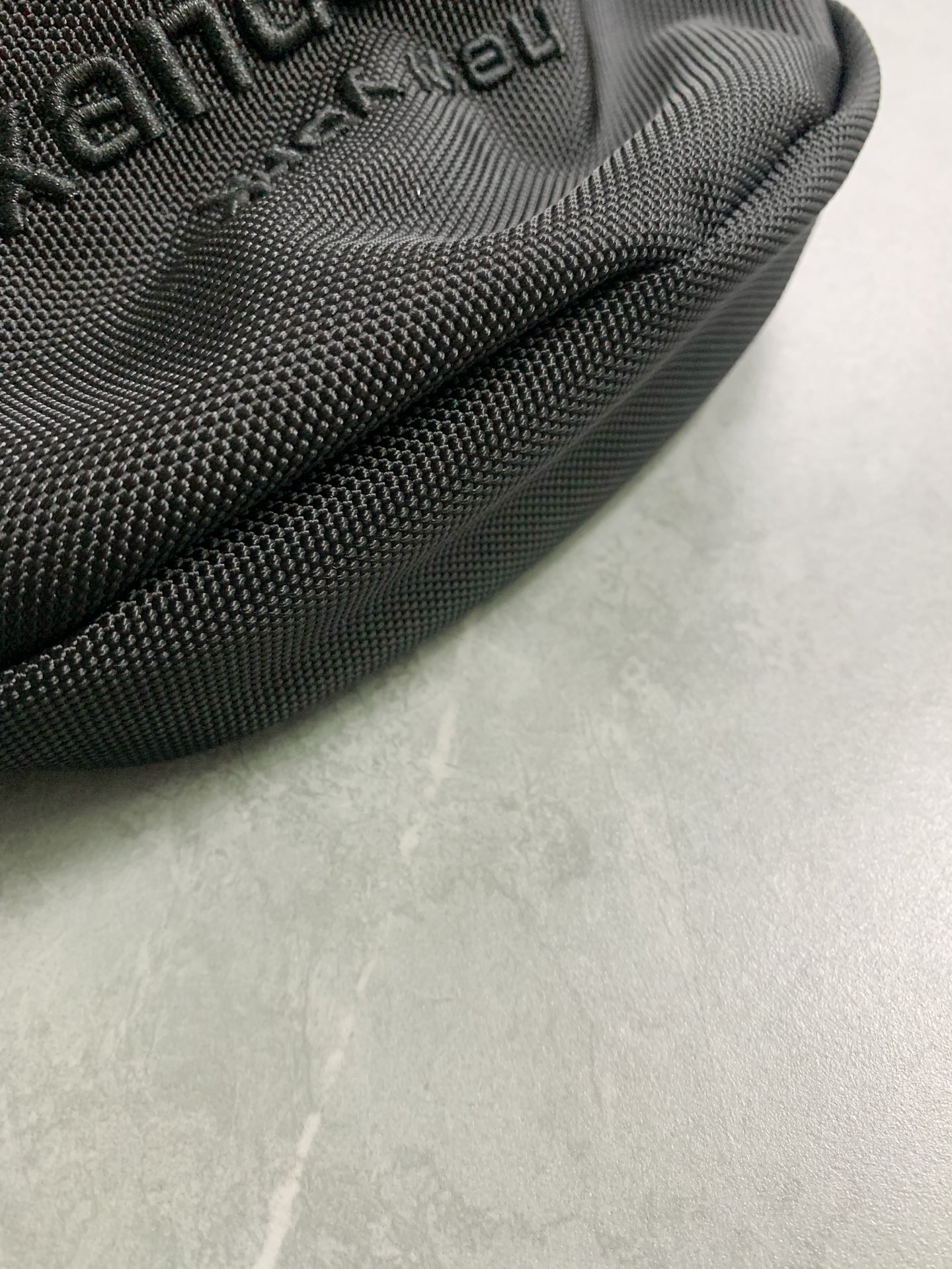 “Alexander Wang Nylon Gym Bag with Custom Embroidery Logo Design” - 图片 6