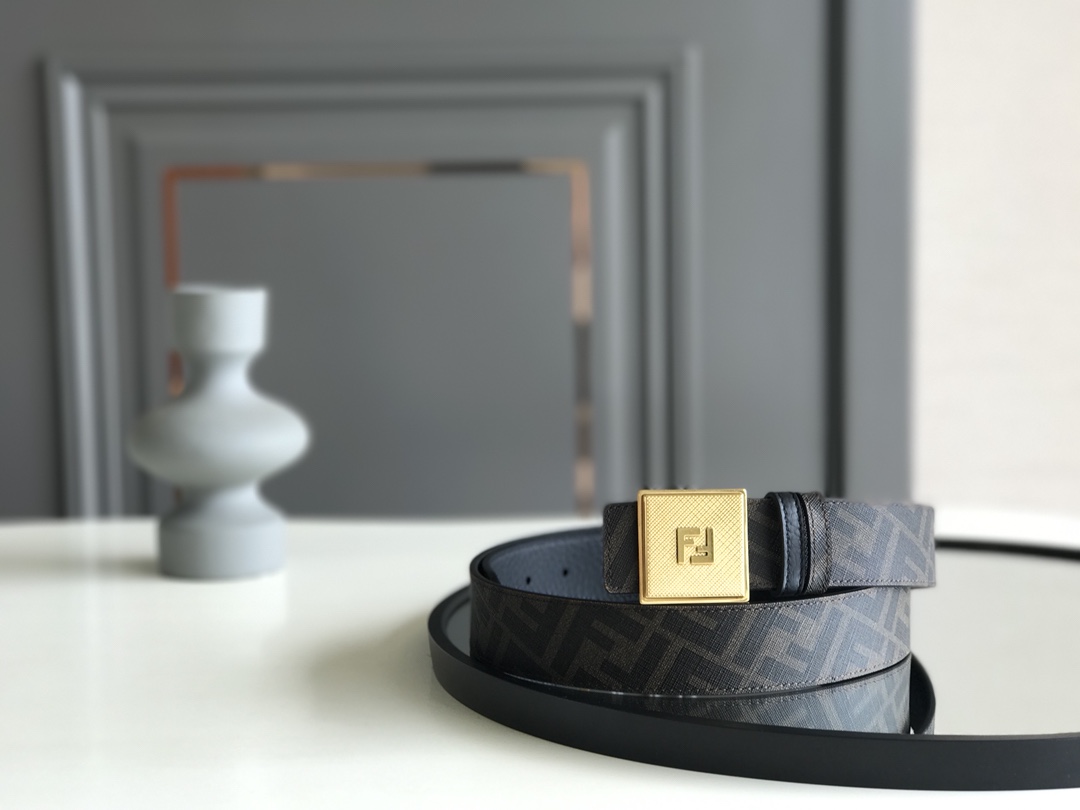 Fendi 五金做工精细 线条流畅 表面光滑 𝐙𝐏电镀工艺 香港通关【𝐇𝐀𝐀𝐒】 进口皮料