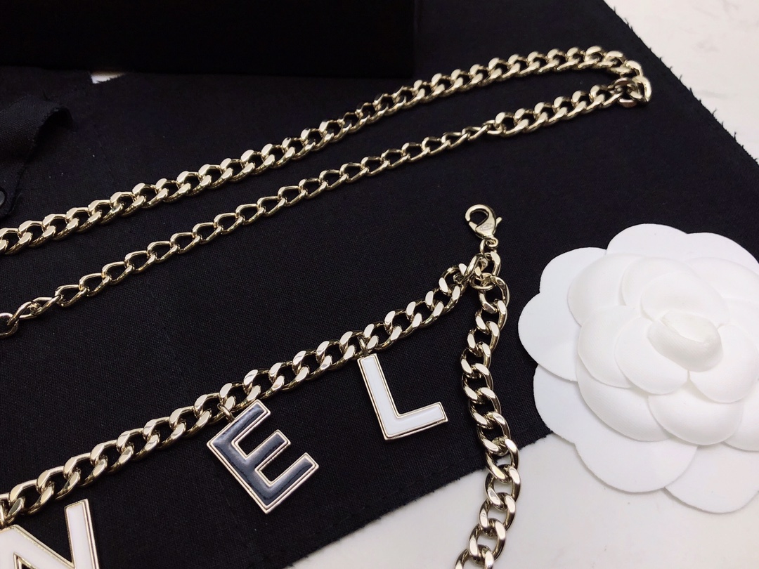 、小香 Chanel 2022新品黑白字母腰链 代购级别 一比一品质 香奈鹅 系列 经典cc logo 风格高级百搭 高