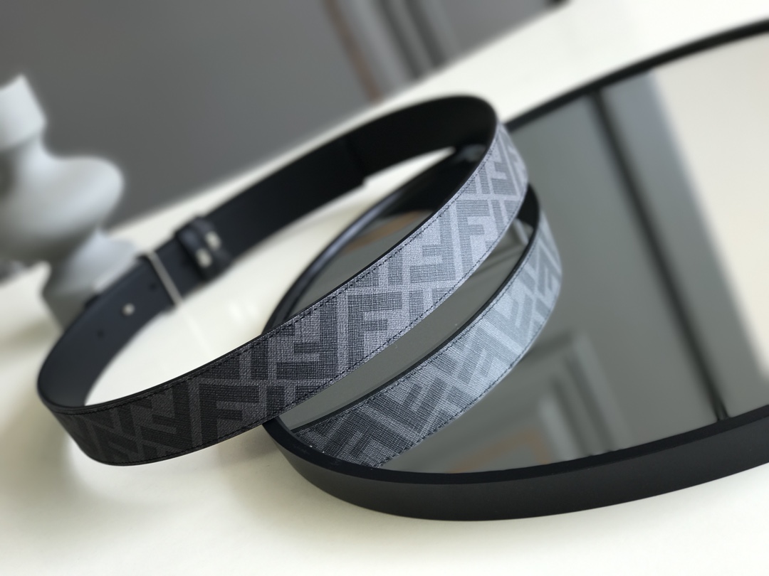 Fendi 五金做工精细 线条流畅 表面光滑 𝐙𝐏电镀工艺 香港通关【𝐇𝐀𝐀𝐒】 进口皮料