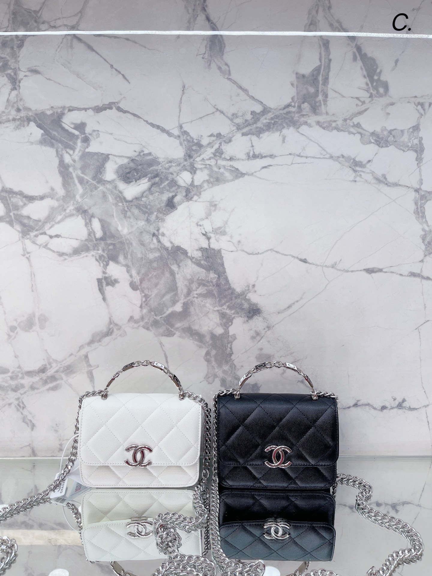 J0 Chanel 手提小方包 牛皮质地 时装/休闲 不挑衣服 尺寸16 13cm