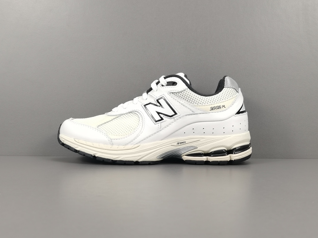  【专柜版：NB】白色 New Balance 202R  低帮跑步鞋  M2002RQ 
尺码：36 