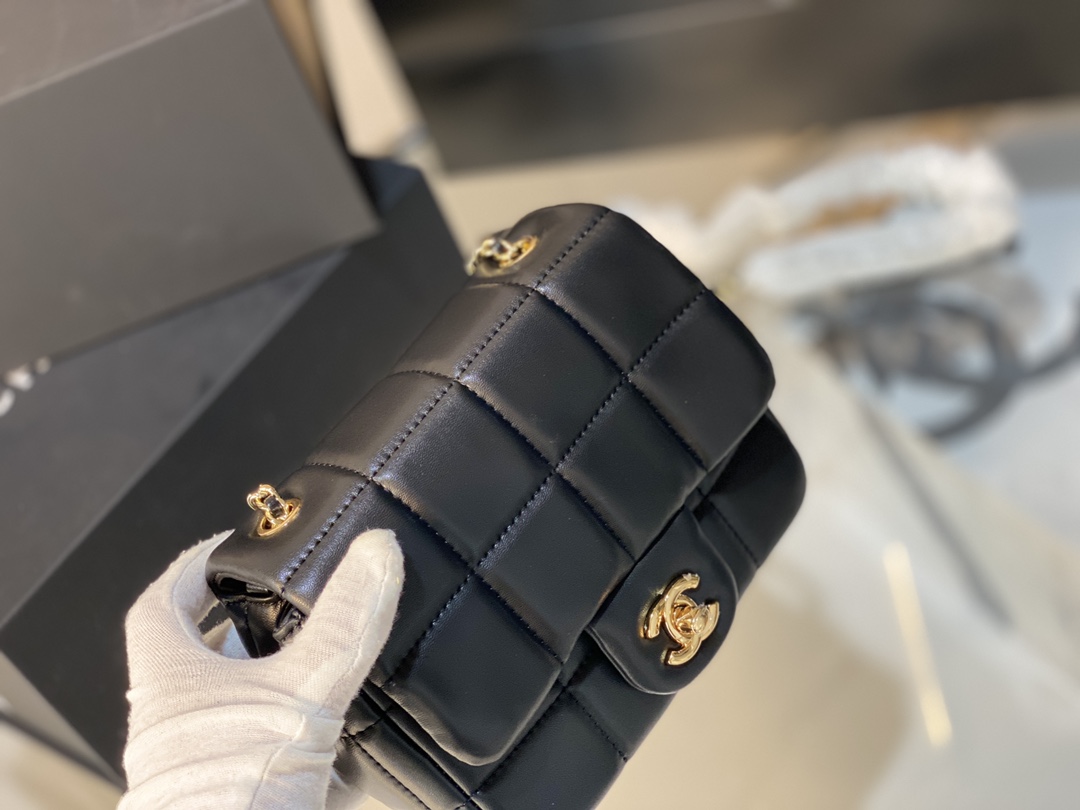 K0 配折叠盒 size：17.13cm 方胖子升级版出货 Chanel香奈儿 新品 手感软软糯糯