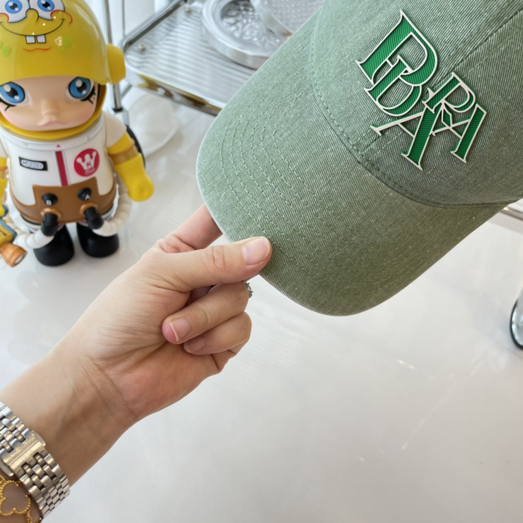 [Prada Hats]Not packaged Prada Prada new washed baseball cap Full score washed