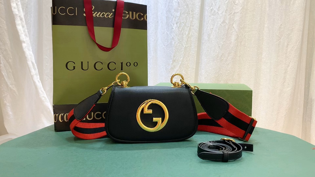 גוצ'י Gucci Blondie מוּשׁלָם
 תיקים תיקי יד מיני