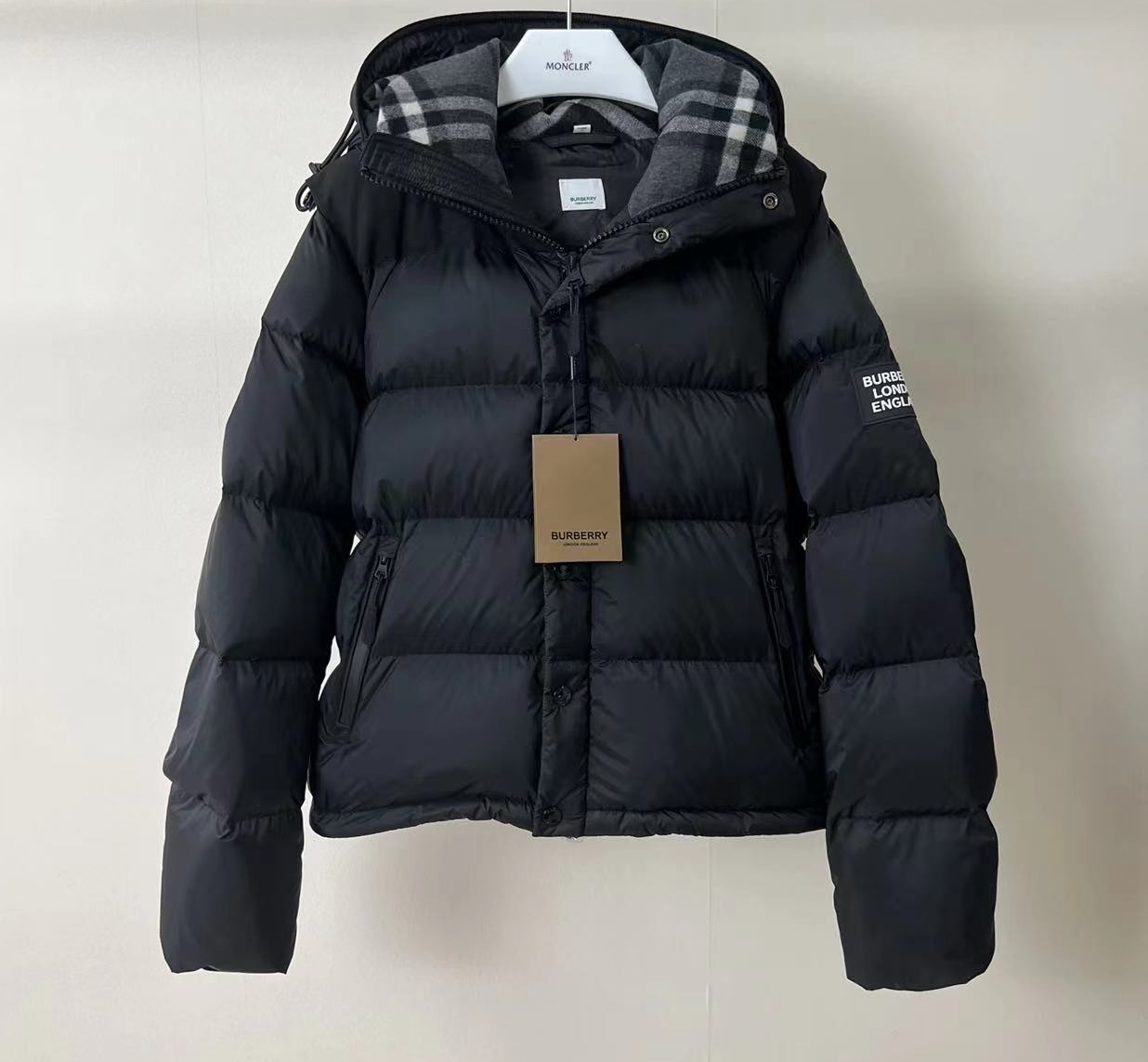 Guangzhou high-version Burberry Winter Coat, Zhou Dongyu same style. Colors: Black. Sizes: S to XXL.-Big cat