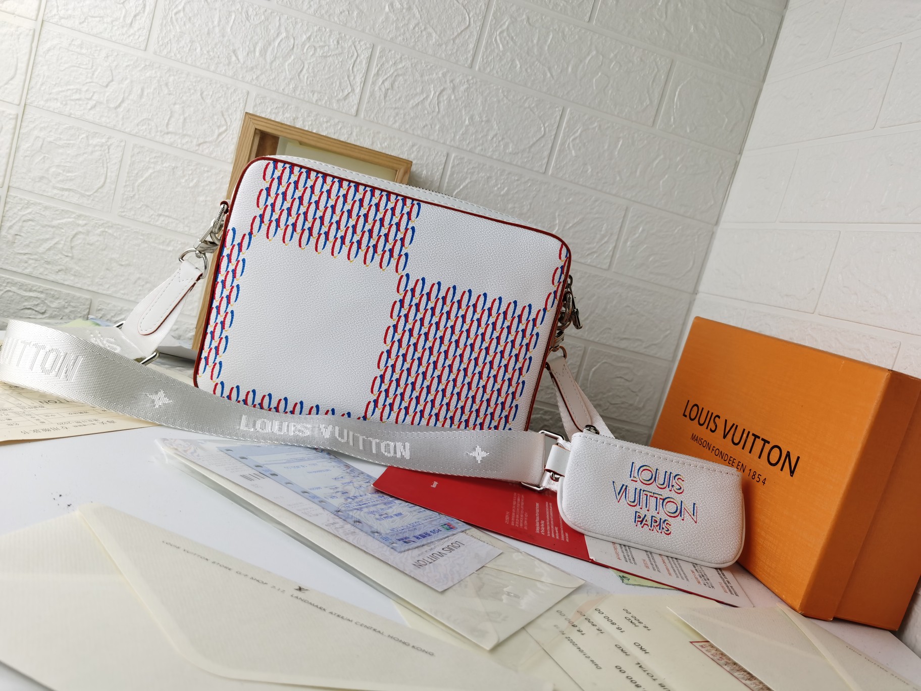 ルイ・ヴィトン M69443 白 新作 Trio メッセンジャーバッグ