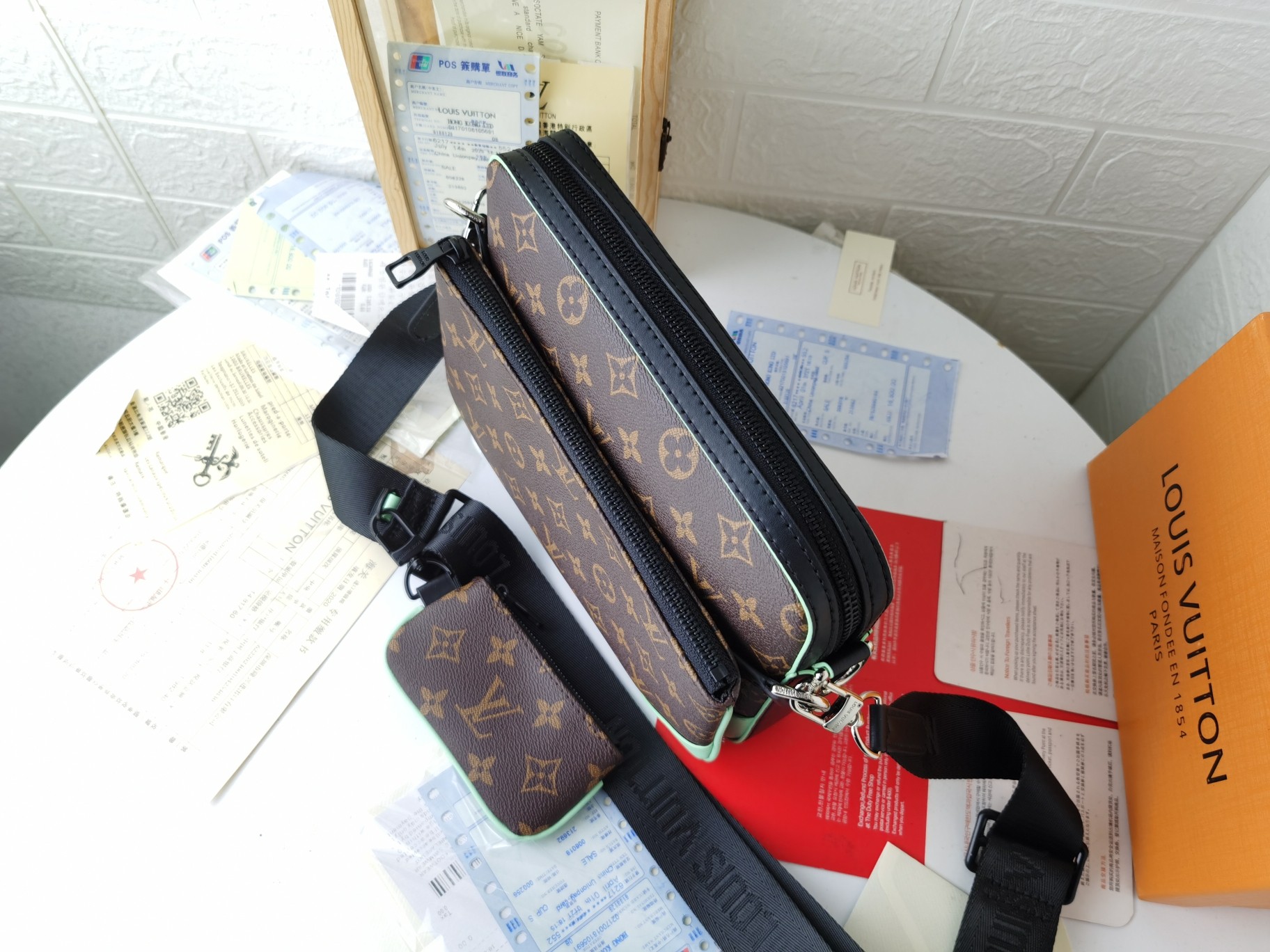 トリオ郵便屋さんバッグ M46266 - モノグラムマカッサーの魅力