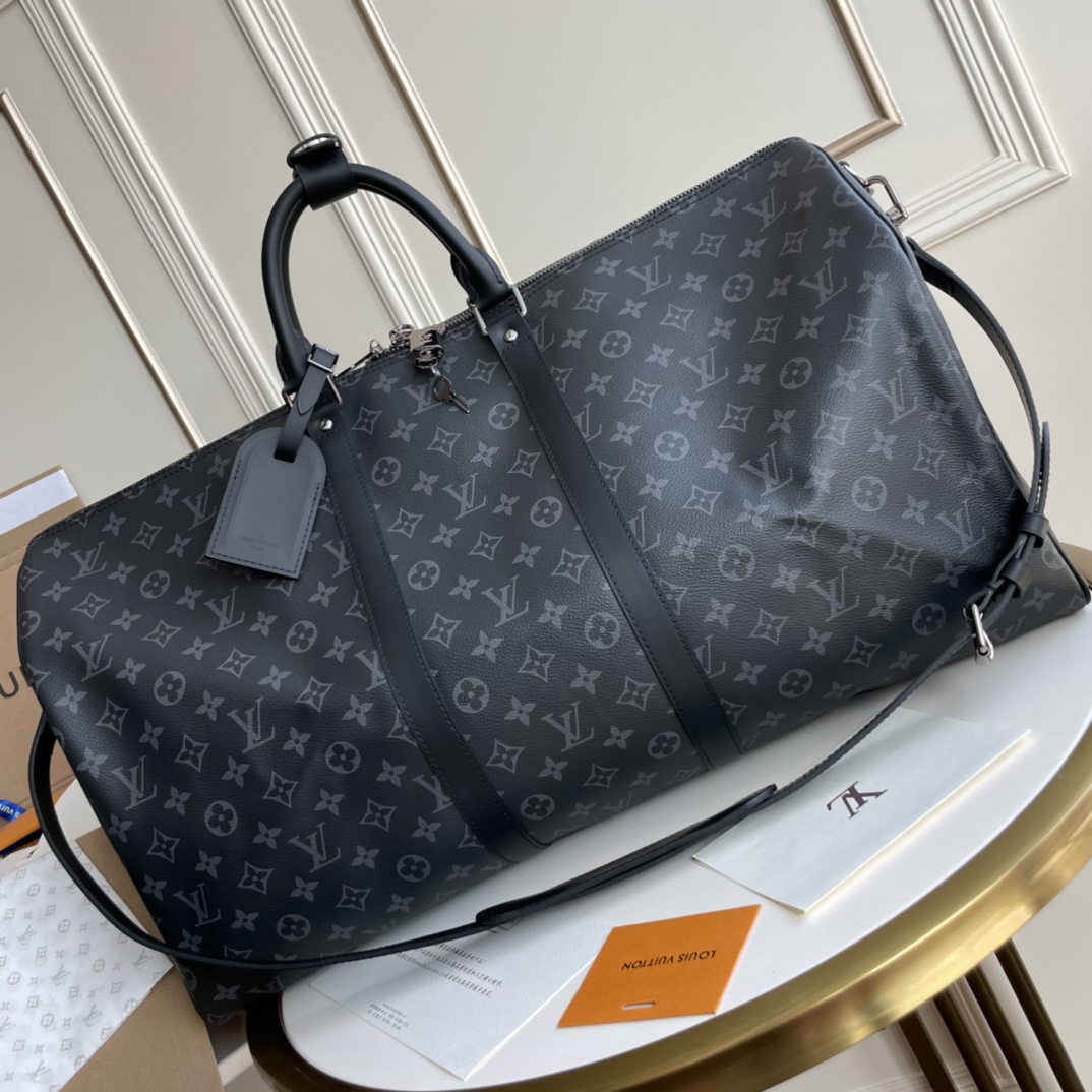 ?키폴 모노그램 여행 가방 시리즈의 클래식 여행 가방 M40605는 55×31×24cm의 사이즈를 자랑합니다. ?800