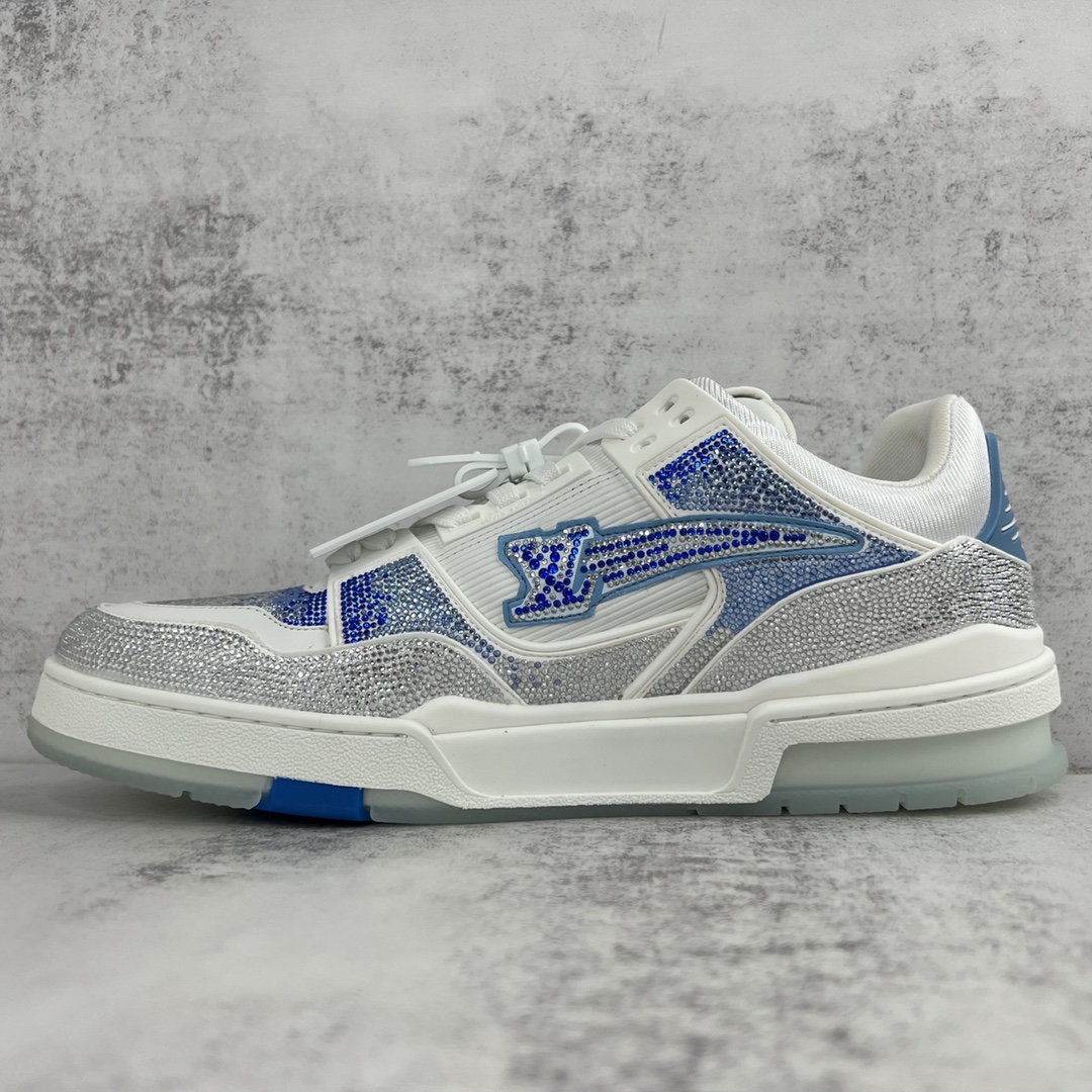 Louis Vuitton 新款上架 2062 Louis*Vuitto* LV trainer 满钻系列 走秀款TRAINER 大底和面料私模 绝对下血本费心思的一款鞋子 自Vifgil到来之后而设计的这一系列 每一季度都深受众多粉丝的青睐 TPU 大底 包装