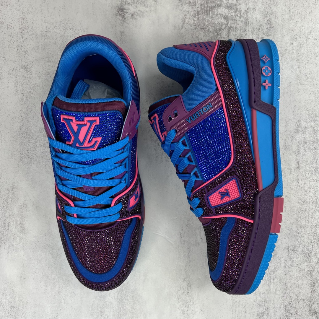 Louis Vuitton 新款上架 2062 Louis*Vuitto* LV trainer 满钻系列 走秀款TRAINER 大底和面料私模 绝对下血本费心思的一款鞋子 自Vifgil到来之后而设计的这一系列 每一季度都深受众多粉丝的青睐 TPU 大底 包装