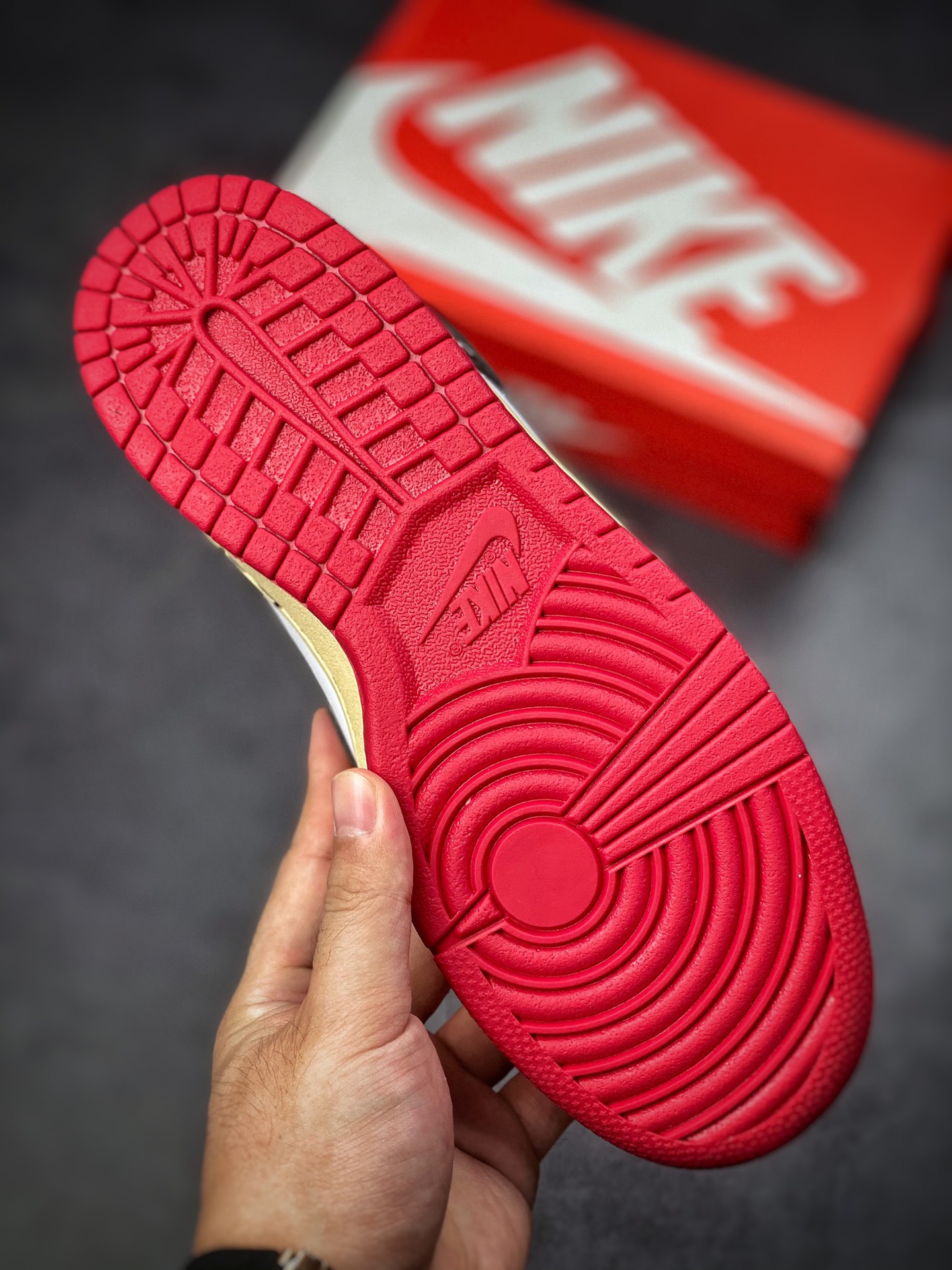 190 Nike Dunk SB Low 黑红绑带腰果花 DD3363-100