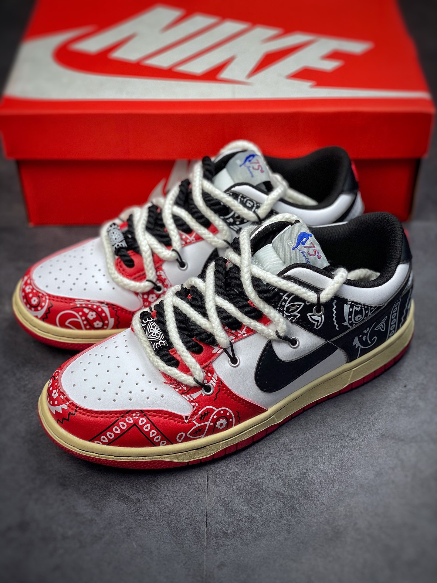 190 Nike Dunk SB Low 黑红绑带腰果花 DD3363-100