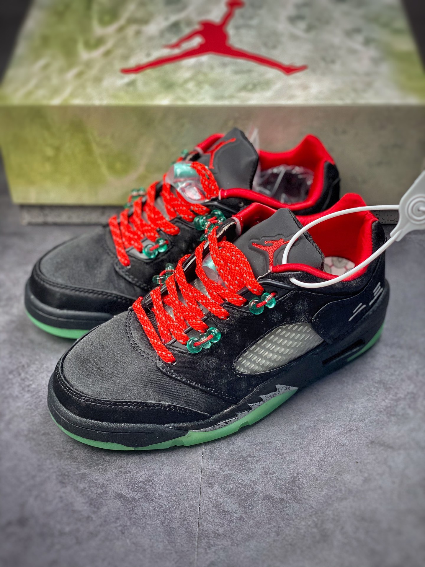 260 Clot x Air Jordan 5 Retro Low ”CNY” AJ5 乔5中国年黑红丝绸翡翠夜光撕撕乐DM4640-036-莆田鞋,莆田鞋货源,高仿鞋,高仿鞋货源,安福档口,莆田高仿鞋,莆田鞋批发,高仿鞋批发,莆田高仿运动鞋,高仿运动鞋,莆田运动鞋 260 Clot x Air Jordan 5 Retro Low ”CNY” AJ5 乔5中国年黑红丝绸翡翠夜光撕撕乐DM4640-036
