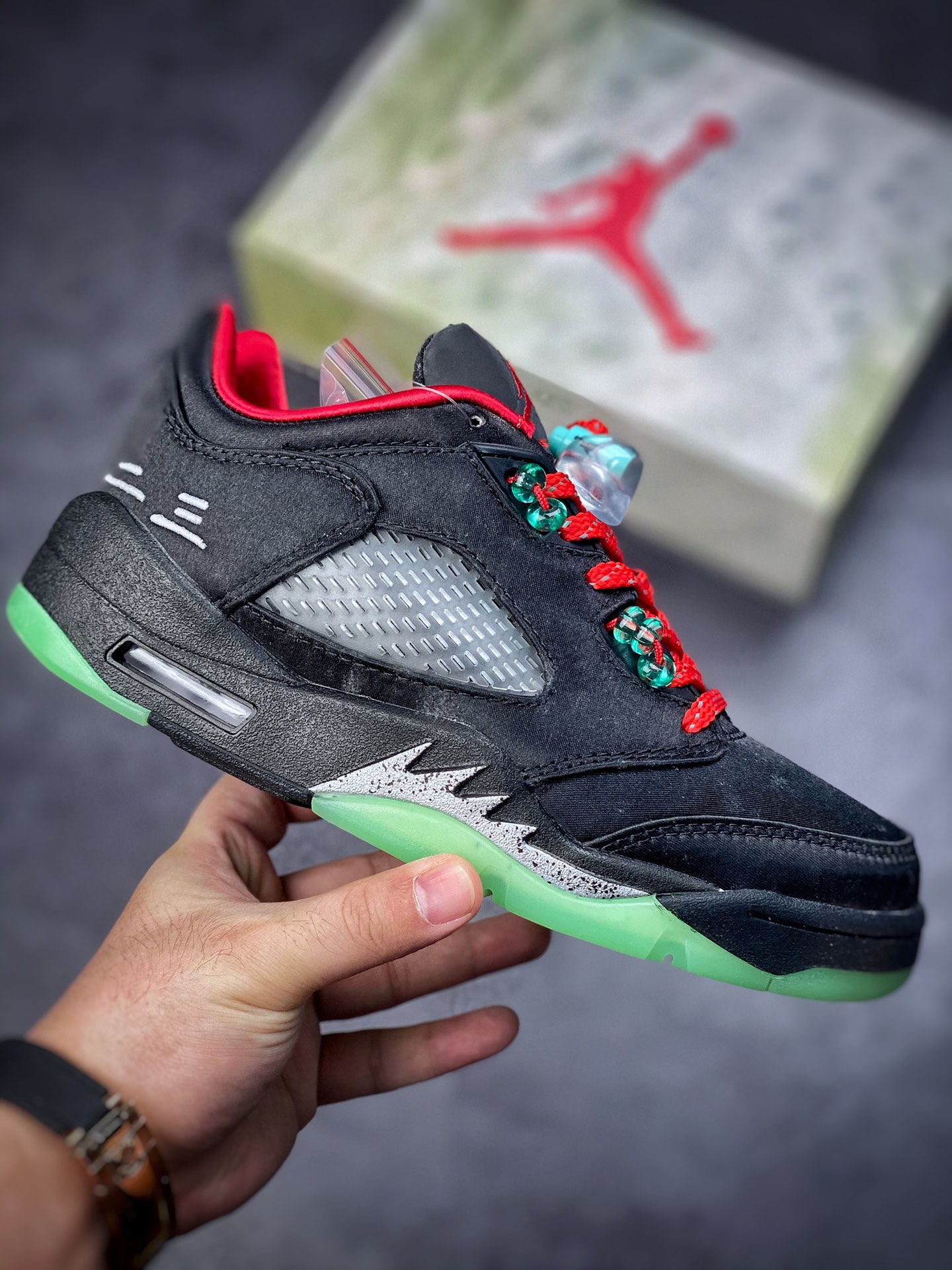 260 Clot x Air Jordan 5 Retro Low ”CNY” AJ5 乔5中国年黑红丝绸翡翠夜光撕撕乐DM4640-036-莆田鞋,莆田鞋货源,高仿鞋,高仿鞋货源,安福档口,莆田高仿鞋,莆田鞋批发,高仿鞋批发,莆田高仿运动鞋,高仿运动鞋,莆田运动鞋 260 Clot x Air Jordan 5 Retro Low ”CNY” AJ5 乔5中国年黑红丝绸翡翠夜光撕撕乐DM4640-036