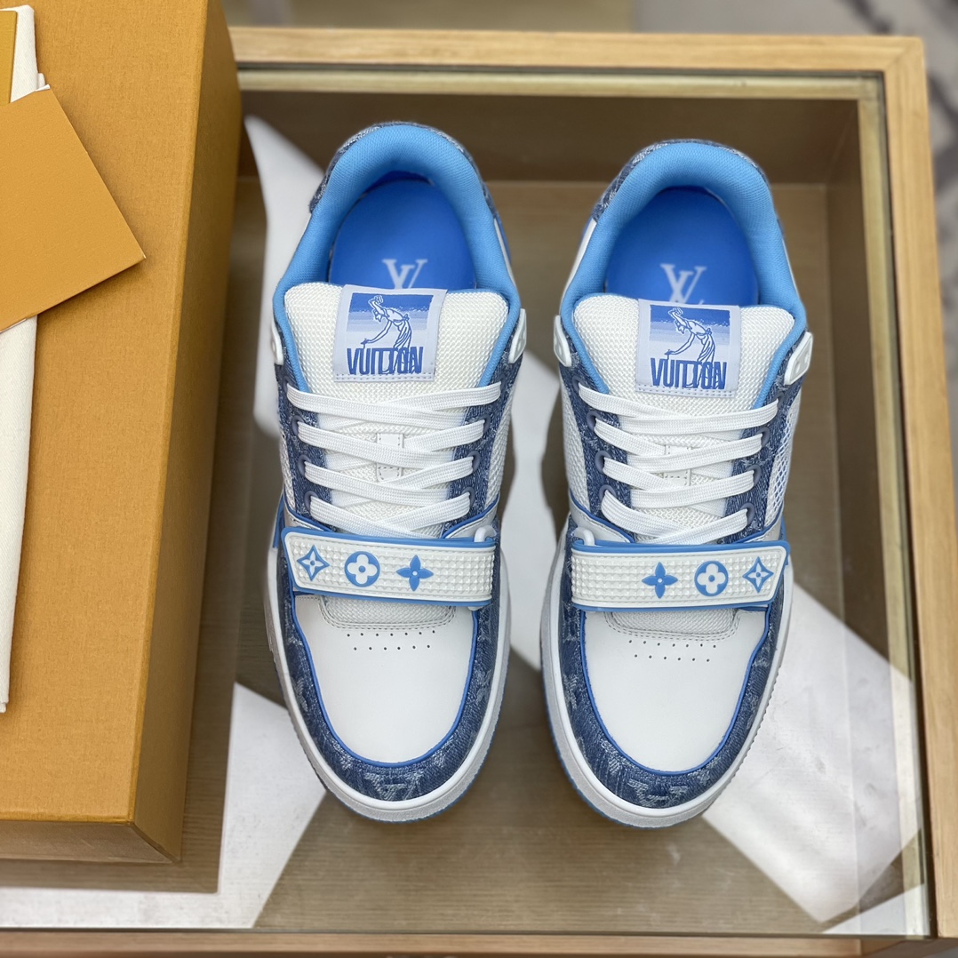 LV/路易威登   采用小牛皮制成男款运动跑鞋