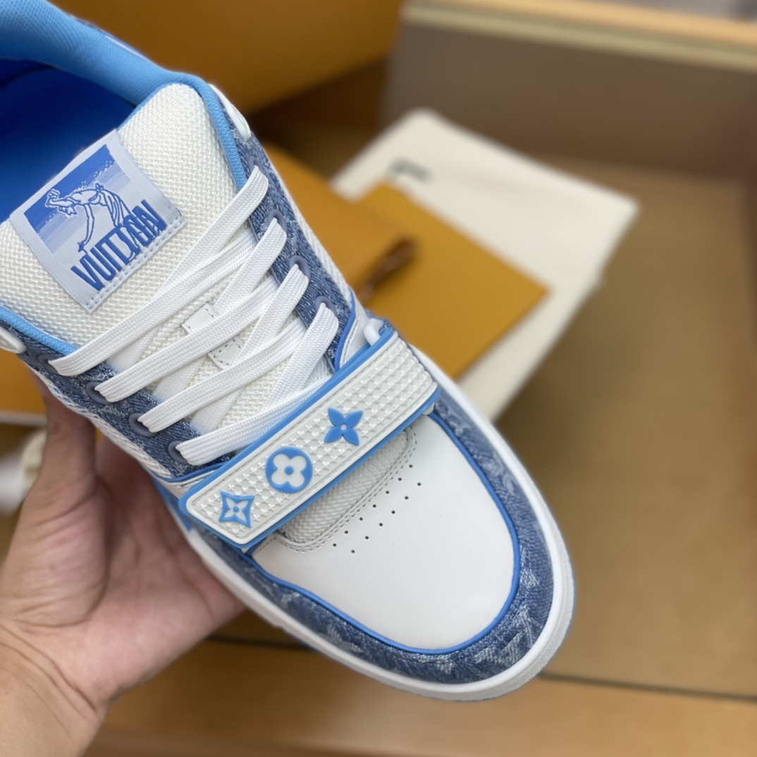 LV/路易威登   采用小牛皮制成男款运动跑鞋