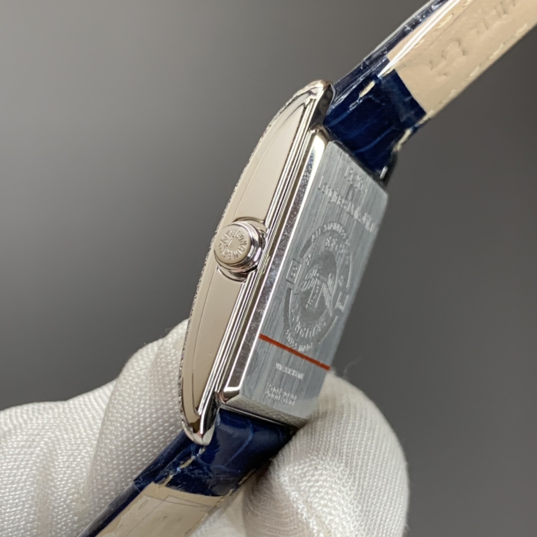 浪琴表黛绰维纳鳄鱼皮系列20.80 X 32.00mm 石英女士腕表