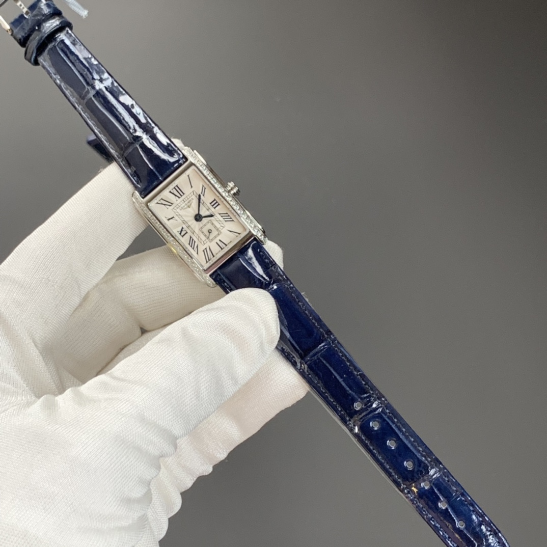 浪琴表黛绰维纳鳄鱼皮系列20.80 X 32.00mm 石英女士腕表