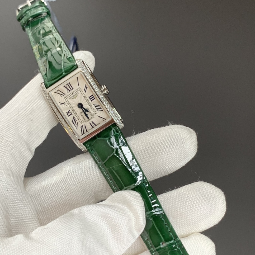 浪琴表黛绰维纳鳄鱼皮系列20.80 X 32.00mm 石英女士腕表