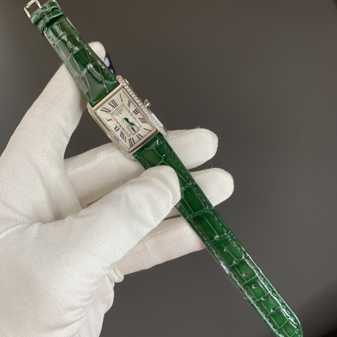 浪琴表黛绰维纳鳄鱼皮系列20.80 X 32.00mm 石英女士腕表
