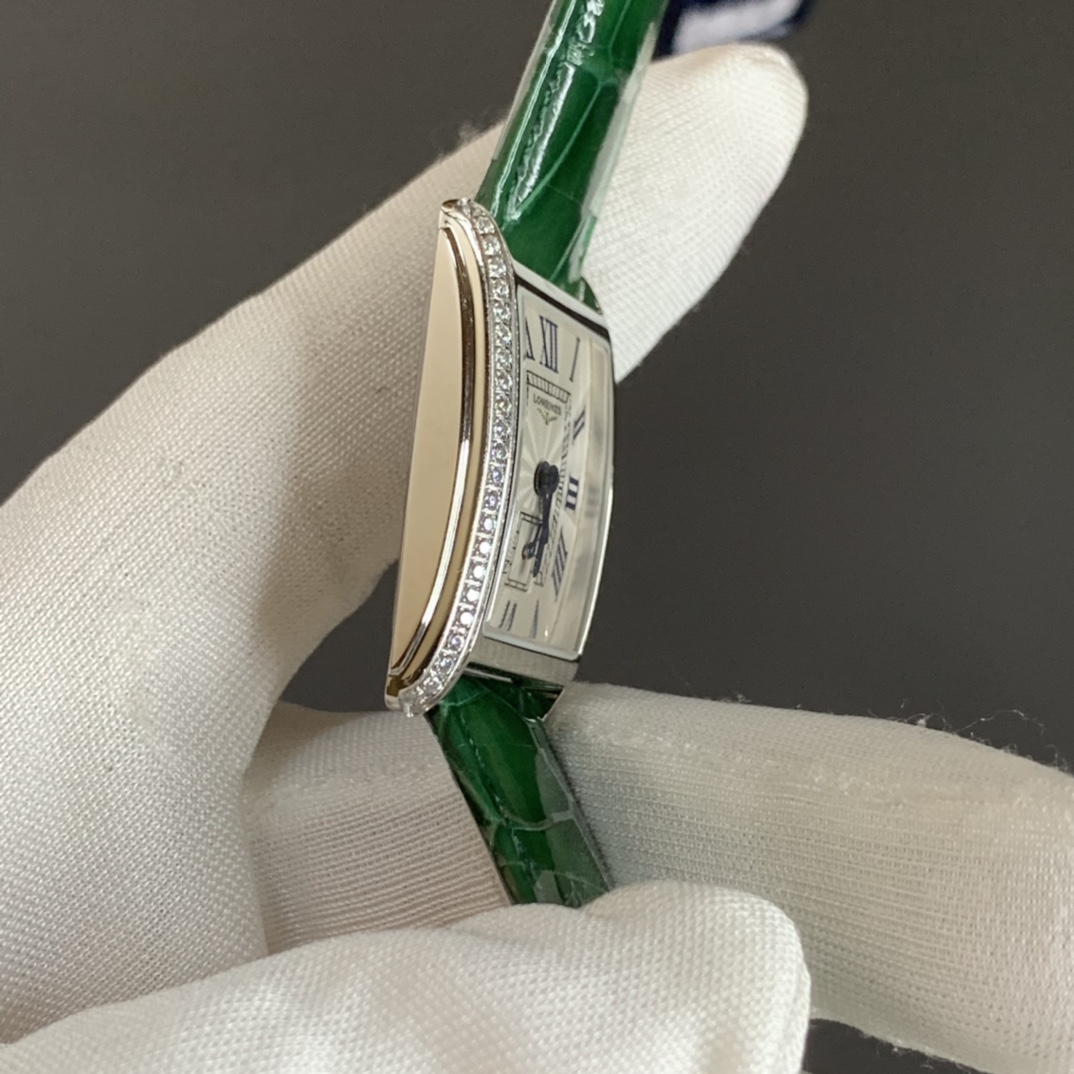 浪琴表黛绰维纳鳄鱼皮系列20.80 X 32.00mm 石英女士腕表
