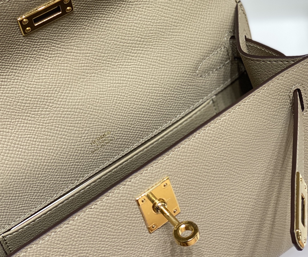 Hermès Luxury Designer Handbag Shoulder Crossbody Bag crafted in premium 7