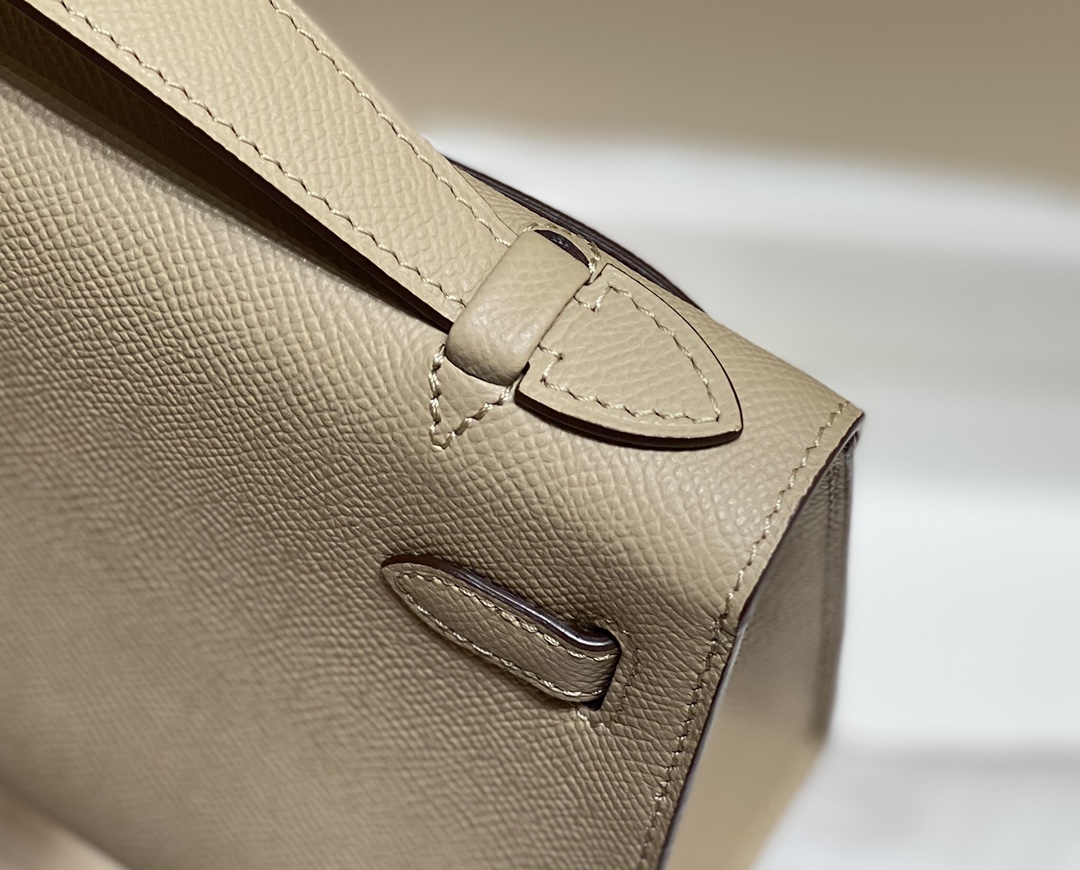 Hermès Luxury Designer Handbag Shoulder Crossbody Bag crafted in premium 6