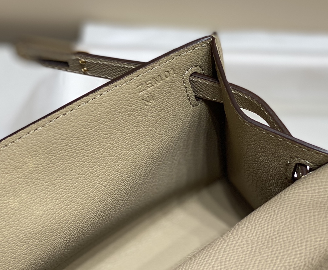 Hermès Luxury Designer Handbag Shoulder Crossbody Bag crafted in premium 8