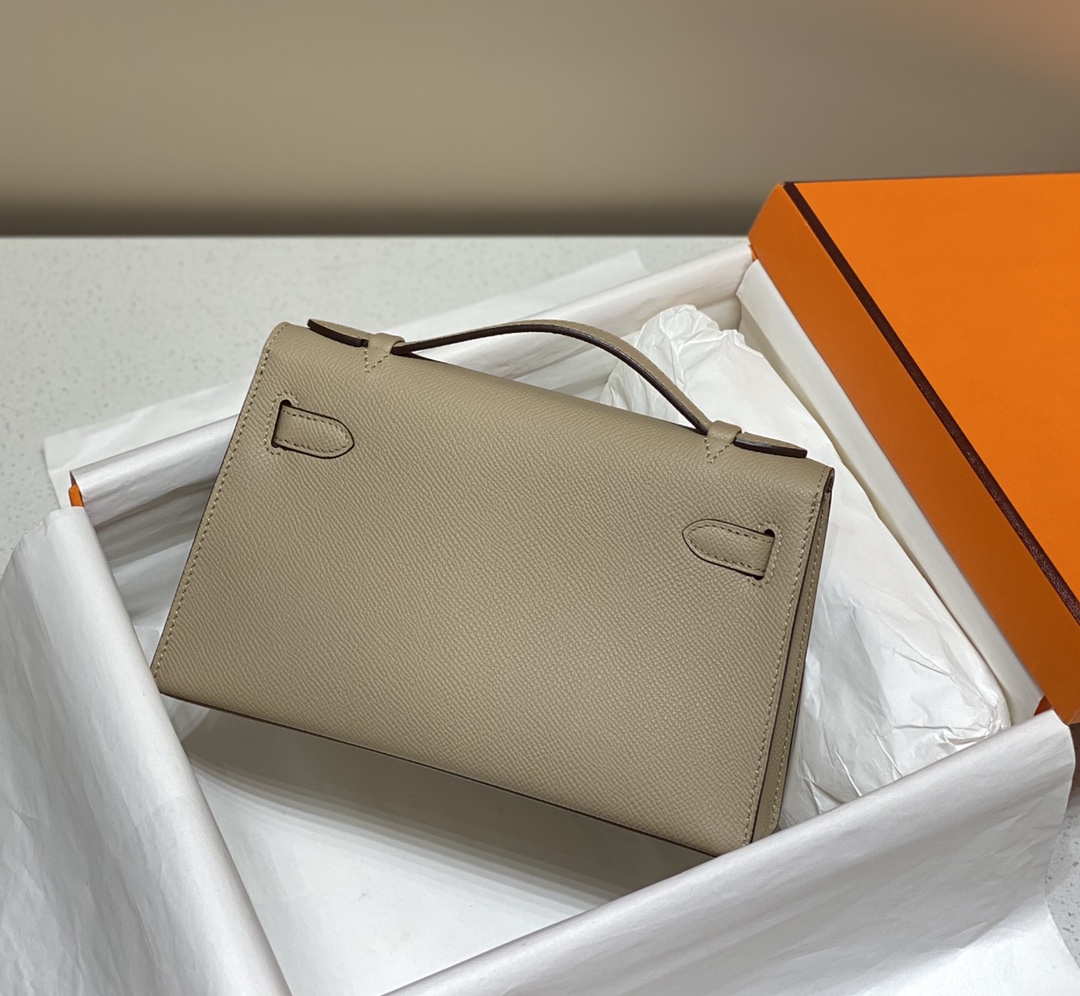 Hermès Luxury Designer Handbag Shoulder Crossbody Bag crafted in premium 2