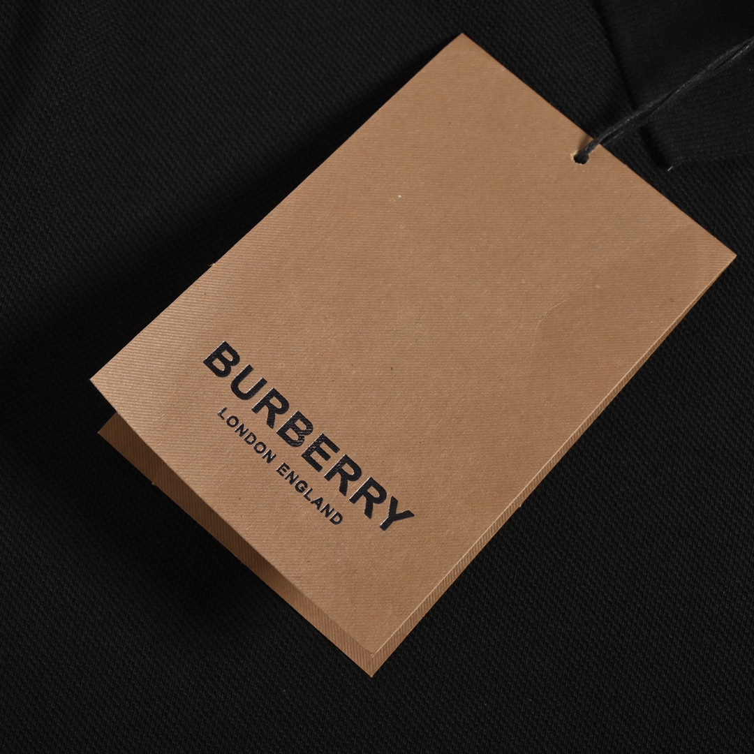 160 Burberry/巴宝莉 经典战马刺绣Polo短袖 面料采用定制220g专用珠地面料 绣有专属标识图案