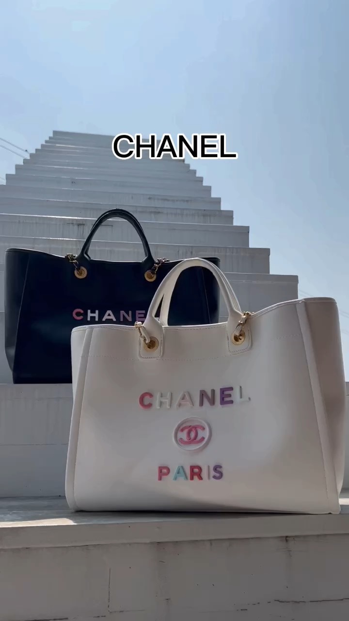Chanel 购物袋