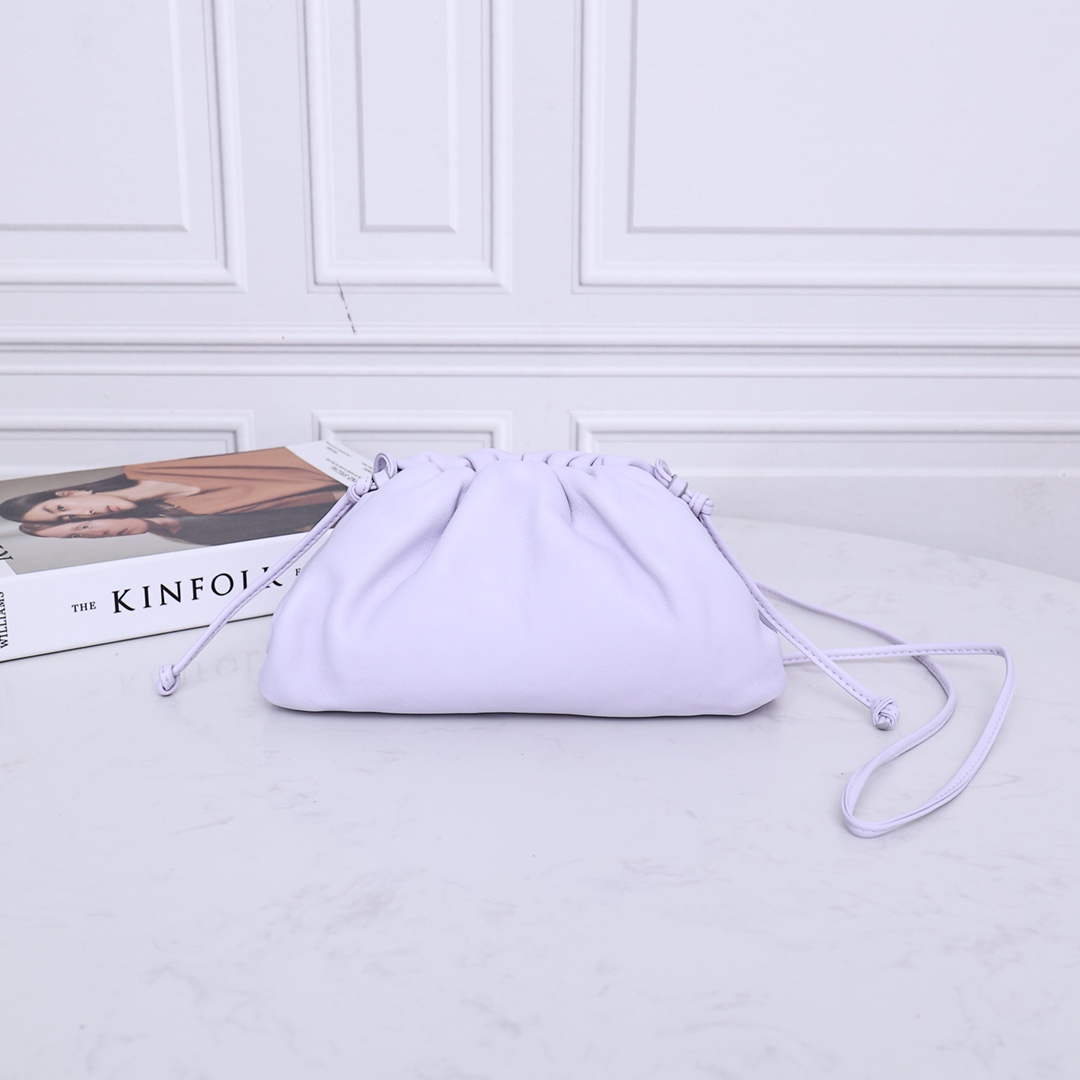 Bottega Veneta The Pouch Cloud Bag Plain Happy Purple