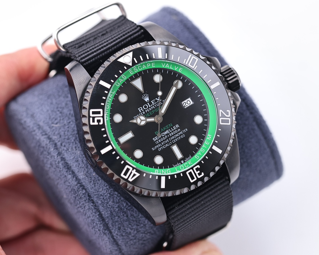 NO:393674,(Gift gift box) [44mm Ghost King] Dare to try again and innovate again - BLAKEN Rolex SEA deep diving series overseas customized version - 'Red and Green/Blue Demon' is coming in a stunning way. According to the strong request of the majority of watch friends, BLAKEN boldly launched - all black, Rolex with special significance - 'Red and Green/Blue Demon' adheres to the solid, stable and durable foundation of the Ghost King, and adopts VD vacuum negative ion plating technology, plus a hard black coat, which is not only more wear-resistant, but also uses Seagull 2836 movement!  It is long-lasting and stable. The red inner shadow and the second hand have the finishing touch, giving it a conspicuous and unique side. Inspired by the famous overseas modification agency BLAKEN is committed to continuing the eternal classic of Rolex, turning 'good' into 'classic' with BLAKEN fever modified storage box tools and a pair of worthy watch straps!  !  (The accessories are lost and do not support return and exchange) - Sincere work Welcome to all watch friends to appreciate it!  ,,rolex19860909（送礼品箱）【44mm鬼王】敢于尝试 再创新潮——BLAKEN劳力士SEA深潜系列海外定制版——“红绿/蓝魔”惊艳降临.据广大表友强烈要求.BLAKEN大胆推出——全黑色,具有特殊意义的劳力士——“红绿/蓝魔”秉承鬼王坚实,稳定,耐用的基础,采用VD真空负离子电镀技术,外加一层坚硬的黑色外衣,不仅更加抗磨,而且采用海鸥2836机芯！经久稳定.红色内影和秒针有画龙点睛之意,赋予其显眼,独特的一面.灵感来自海外著名改装机构——BLAKEN致力延续劳力士永恒的经典,让“好”变成“经典”配BLAKEN发烧改装收纳箱工具以及价值的表带一副！！（附带配件丢失不支持退换）- 诚意之作 欢迎各路表友品鉴！,,rolex,Watch