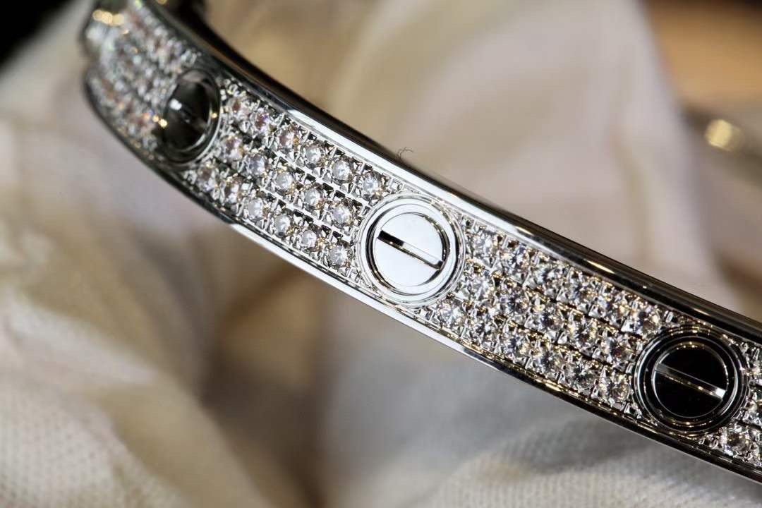 Cartier Cartier/卡地亚 经款典宽版满天手星镯 银色