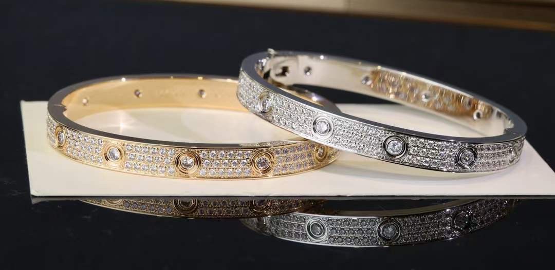 Cartier Cartier/卡地亚 主钻十钻宽版满天星手镯