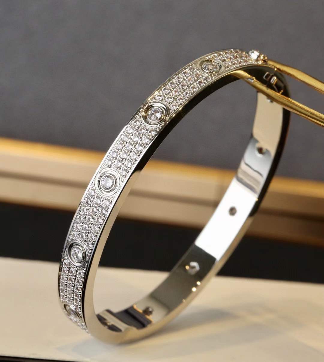 Cartier Cartier/卡地亚 主钻十钻宽版满天星手镯 银色