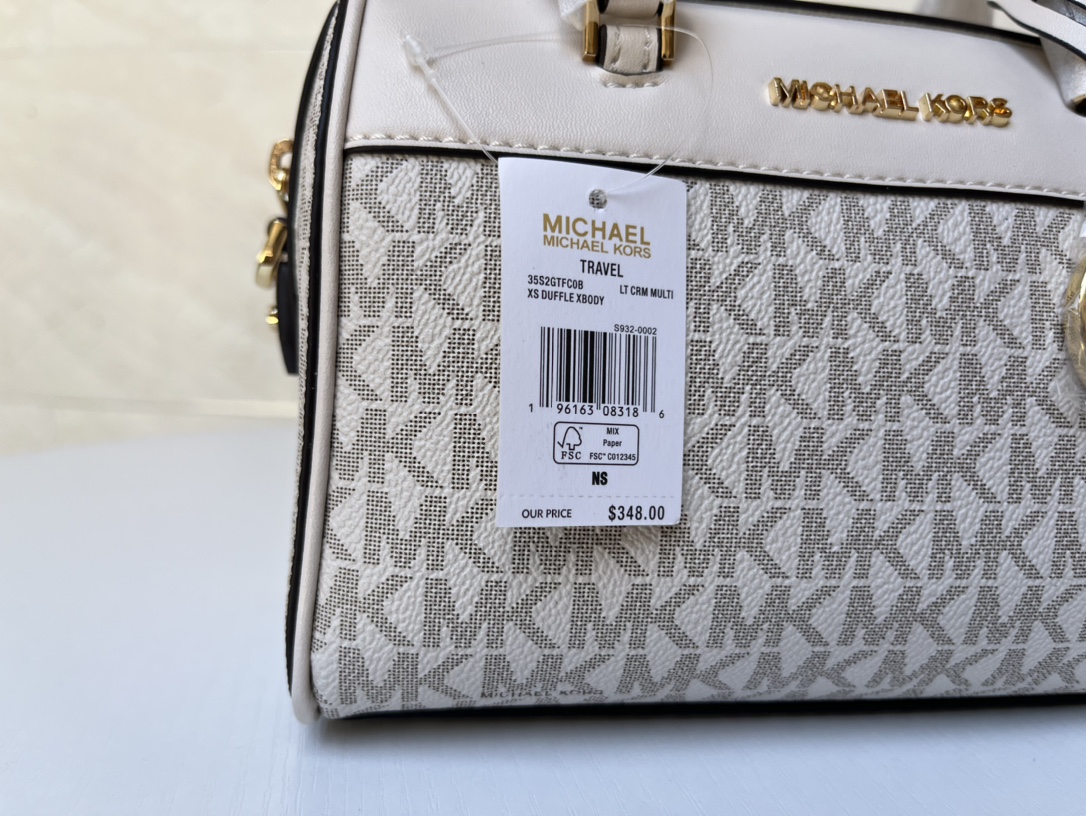 Michael Kors ～MK2022新款TRAVEL小号宽肩带老花波士顿枕头包 搭配宽肩带设计 肩带可以任意调节长短