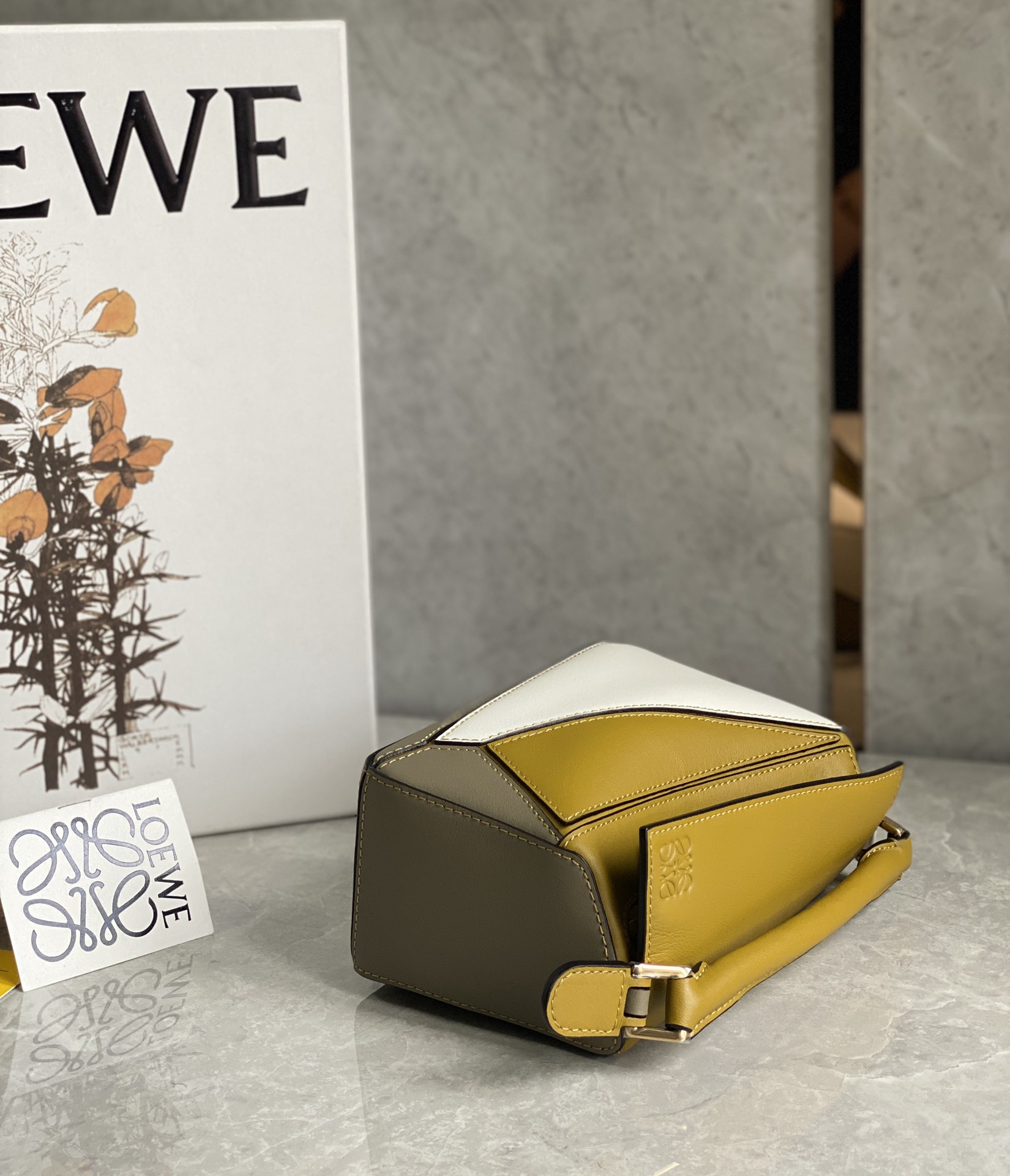 LOEWE罗意威 Mini Puzzle bag几何包 0338拼色18CM