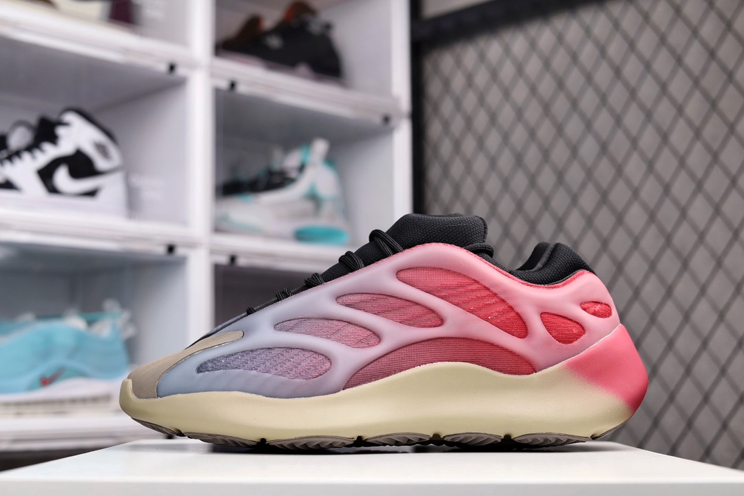 I0 公司级 真爆 阿迪达斯 AD originals Yeezy 700 V3″Fade Carb on”渐变霓虹配色