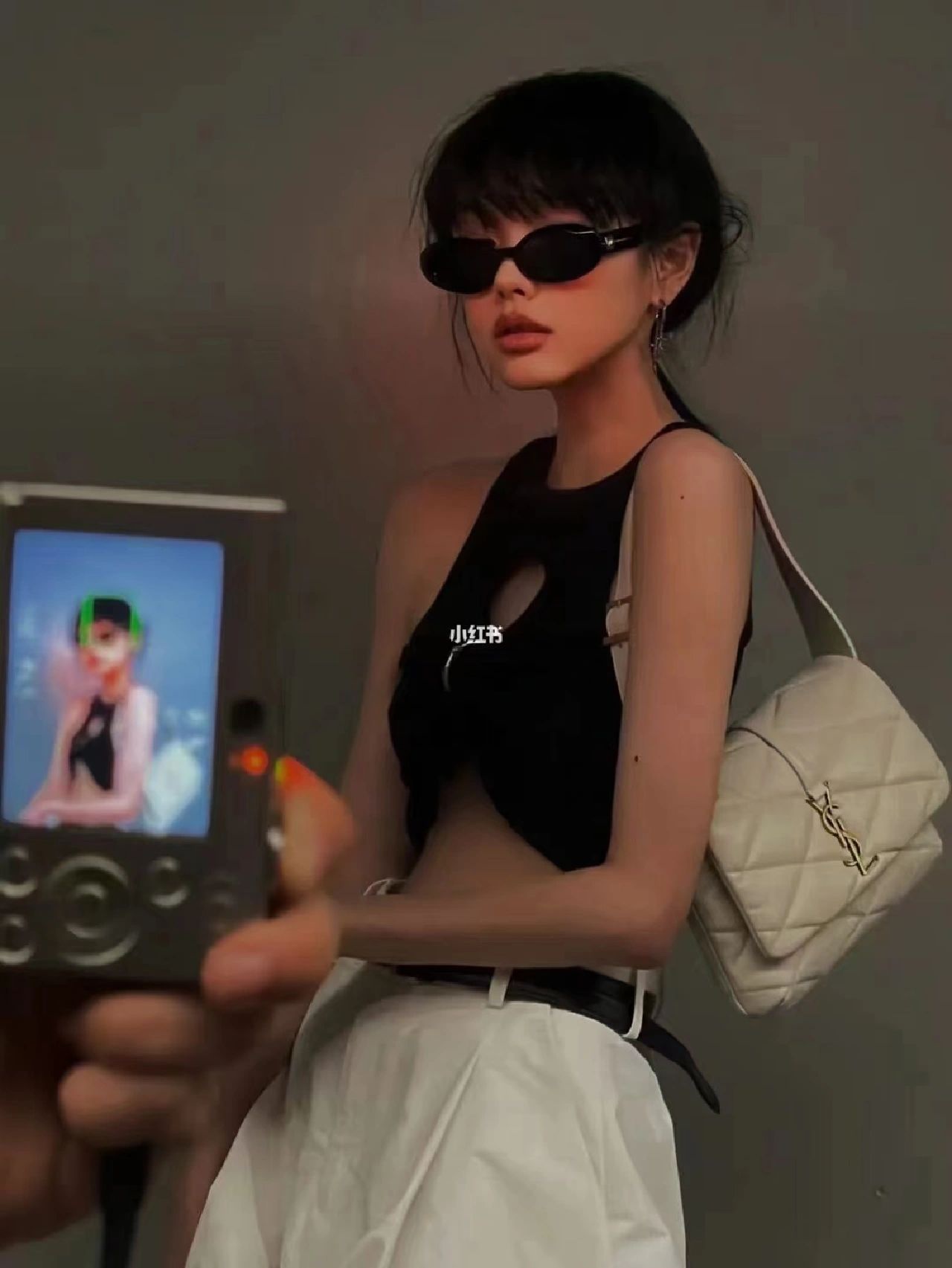 YSL 𝐋𝐄 𝟱𝟳 小羊皮菱格纹腋下包 698567白色/金扣