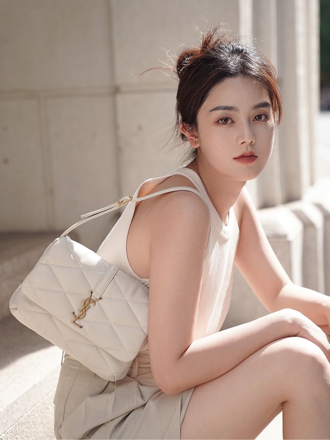 YSL 𝐋𝐄 𝟱𝟳 小羊皮菱格纹腋下包 698567白色/金扣