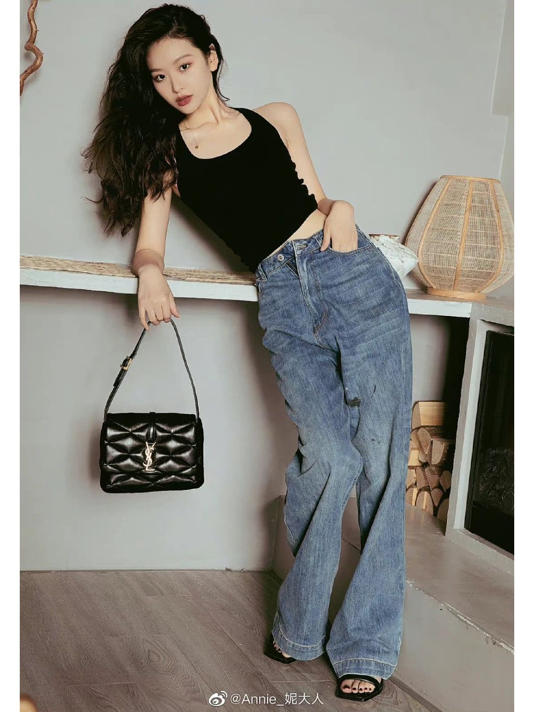 YSL 𝐋𝐄 𝟱𝟳 小羊皮菱格纹腋下包 698567黑色/金扣