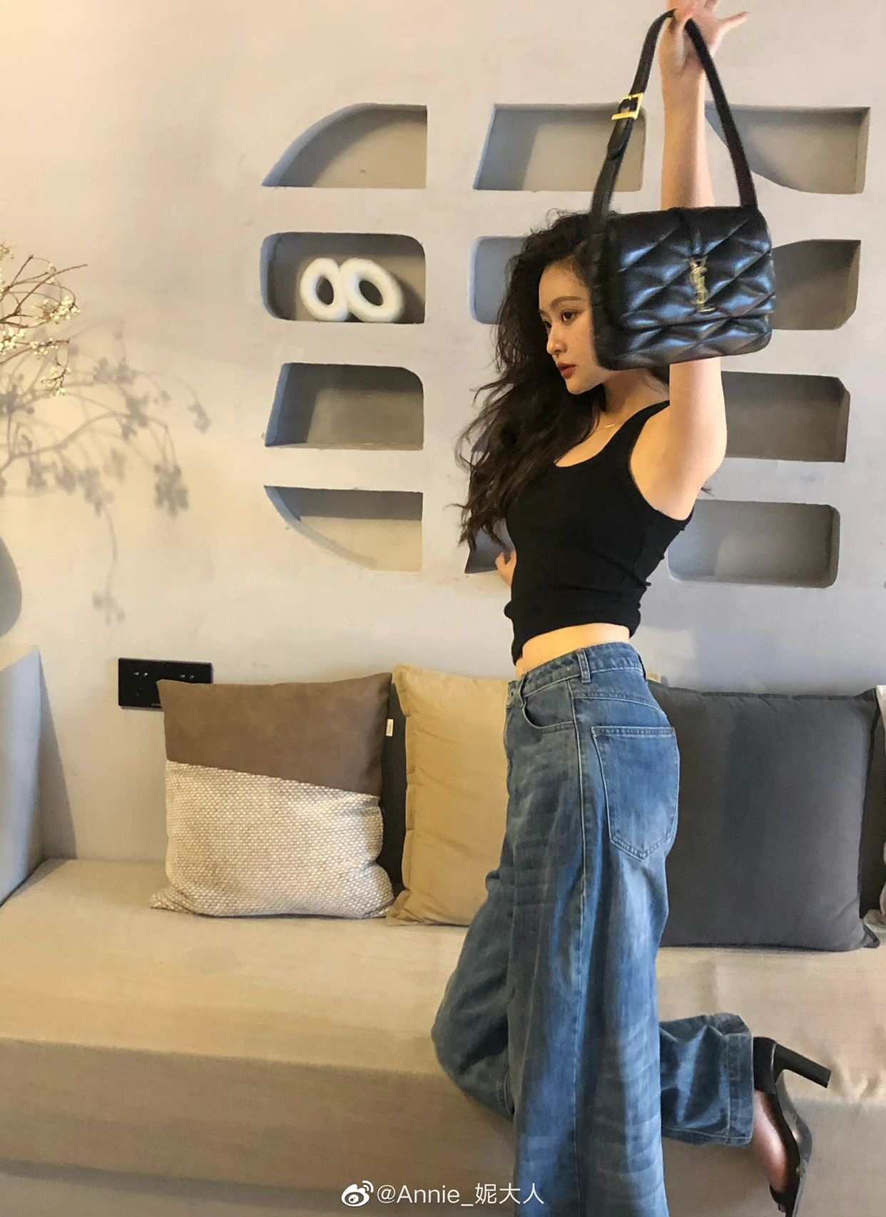 YSL 𝐋𝐄 𝟱𝟳 小羊皮菱格纹腋下包 698567黑色/金扣